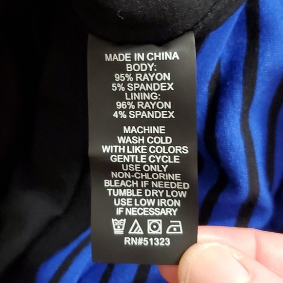 Vince Camuto Striped V-Neck Short Sleeve Top - Picture 4 of 5